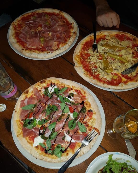 Grill-Pizzeria Rustika